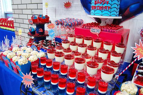 candy apple with spiderman | Xavi's The Amazing Spiderman Dessert table! Spidey Dessert Table, Spiderman Dessert Table, Purple Candy Table, Spiderman And His Amazing Friends, Birthday Candy Table, Pink Candy Buffet, Popcorn Cupcakes, Friends Birthday Party, The Amazing Spiderman