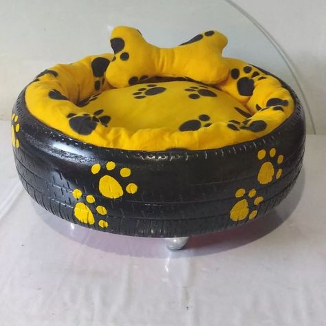 Tire Projects, Diy Dog Bed, Cross Art, Used Tires, Cat Room, Diy Dog Stuff, How To Make Bed, Cat Bed, Dog Bed