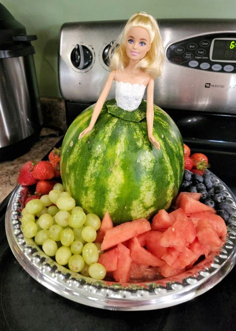 Barbie Veggie Tray, Barbie Fruit Platter, Barbie Fruit Tray, Barbie Watermelon, Barbie Bunco, Veg Tray, Fruits Fashion, Bowie Birthday, Hey Barbie