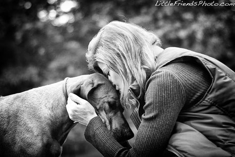 Dog Owner Photography, Animal Photography Dogs, Dogs Photography, Human Photography, Old Dog, Dog Photoshoot, Me And My Dog, Pet Photography, Sweet Dogs