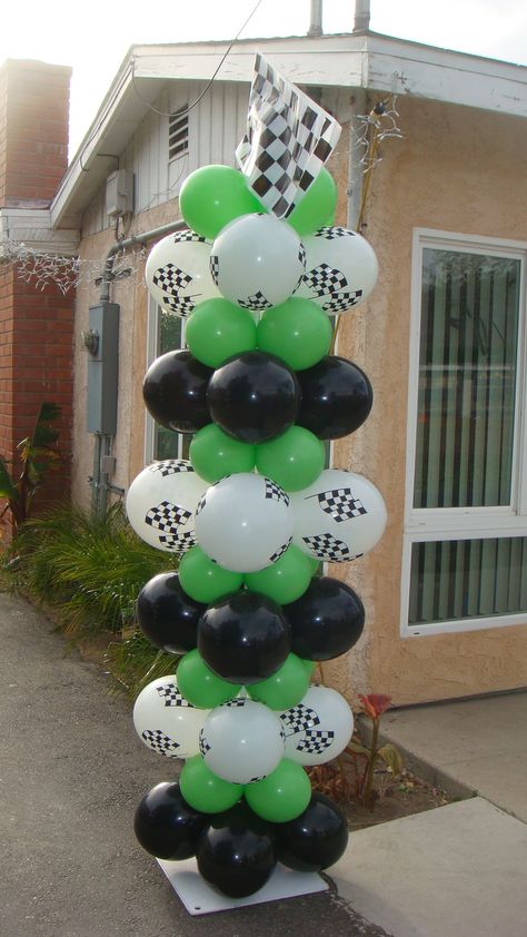 Motocross themed birthday party - green black white balloon tower Kawasaki Birthday Party, Dirt Bike Birthday Party Decorations, Dirtbike Birthday Party, Dirt Bike Birthday Party, Motocross Birthday Party, Bike Birthday Party, Motorcycle Birthday Parties, Bike Birthday Parties, Dirt Bike Party