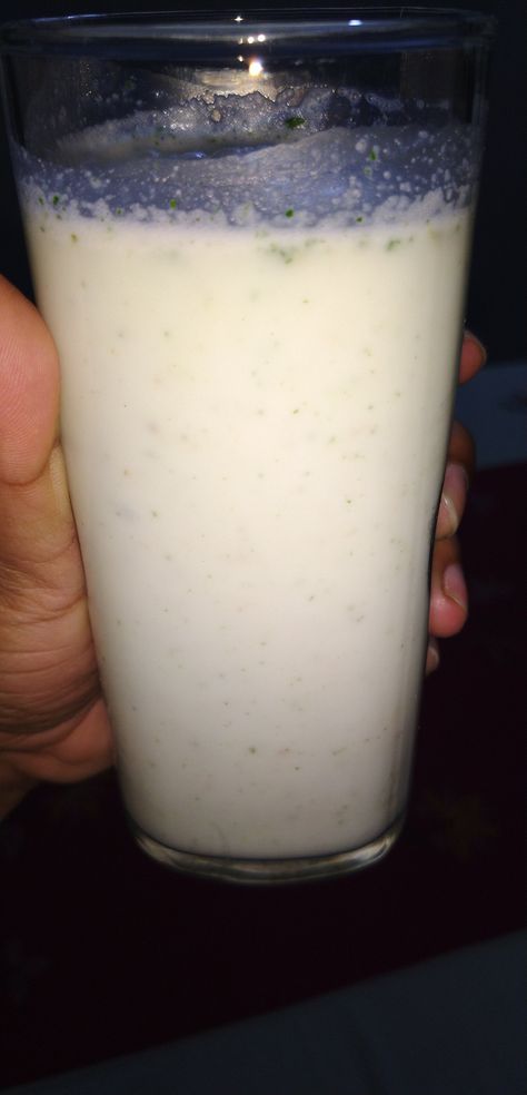 Dahi lassi with flavors of mint and cardomom #dahilassi #punjabilassi #flavoredlassi #elaichipudinalassi #summers #curdrecipies #yogurt Lassi Snap, Snap Streak, Snap Food, Homemade Food, Glass Of Milk, Homemade Recipes, Bedroom Ideas, Yogurt, Snapchat