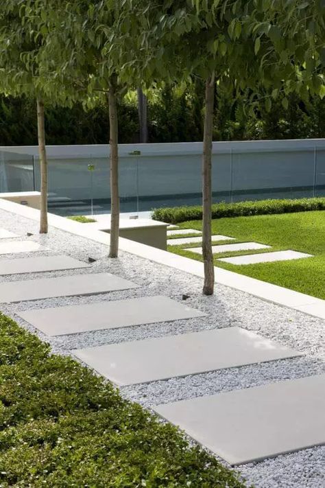 31+ Unique Pebble Garden Design Ideas - Farm.Food.Family Peter Fudge, Ideas De Piscina, Paver Ideas, Outdoor Landscape Design, Courtyard Ideas, Pebble Garden, Paver Walkway, Modern Garden Design, Have Inspiration