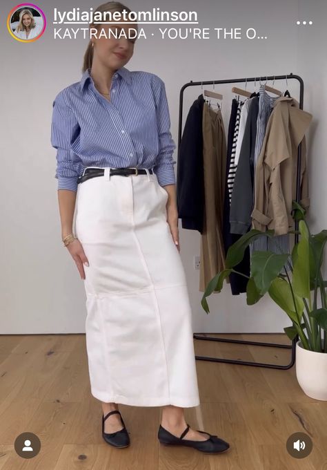 Denim Skirt Work Outfit, Skirt Work Outfit, Glamorous Fashion, Denim Skirt Outfits, White Denim Skirt, Spring Capsule Wardrobe, Style 2023, Denim Maxi, Work Skirts