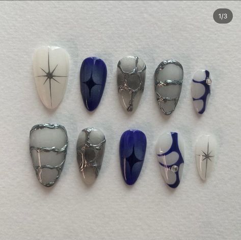 Acrylic Nail Designs Grunge, Cybersigil Nails, Enhypen Inspired Nails, Txt Nails Designs, New Jeans Nails, Kpop Nails Ideas, Acubi Nails, Y2k Nail Art, Chrome Manicure