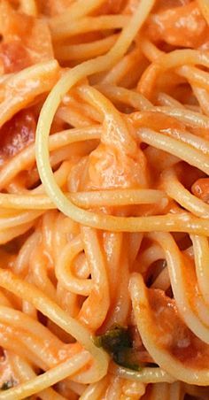 Tomato And Noodle Recipes, Tomato And Butter Pasta, Butter Spaghetti Sauce, Fresh Tomato Cream Sauce, Spaghetti With Tomato Cream Sauce, Tomato Butter Pasta Recipe, Butter Tomato Sauce For Pasta, Creamy Tomato Spaghetti, Spaghetti With Cream Sauce