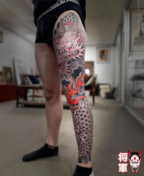 Dragon Tattoo Leg, Tattoo Japonais, Wisdom Tattoo, Dragon Head Tattoo, Dragon Tattoo Art, Full Leg Tattoos, Lighthouse Tattoo, Tattoo Background, Japan Tattoo Design