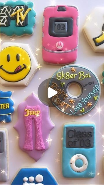 2000 Theme Cookies, Y2k Cookies Decorated, Y2k Cookies, 20 Year High School Reunion, Razor Phone, Back To The 2000s, Pink Razor, Early 2000s Party, Homecoming 2024