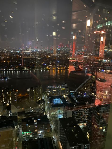 London city night rain rooftop London City View, London At Night, Underground City, Aesthetic London, Apartment View, London View, London Night, London Baby, London Aesthetic