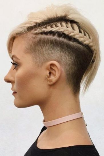 Cool Short Hair, Feathered Pixie, Viking Haircut, Undercut Long Hair, Viking Braids, Shaved Side Hairstyles, Nape Undercut, Viking Hair, Pixie Haircut For Thick Hair