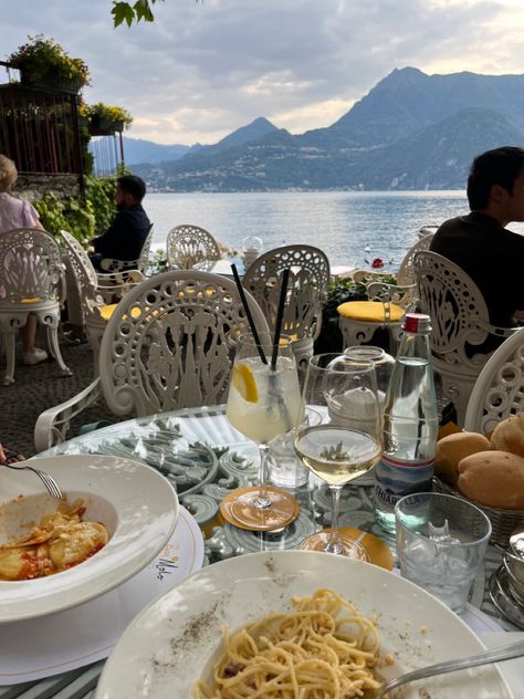 Lake Como Food, Lake Como Restaurants, Lake Como Honeymoon, Lake Como Picture Ideas, Lake Como Instagram Pictures, Lake Como Winter, Lake Como Photo Ideas, Lake Como Italy Aesthetic, Como Italy Aesthetic