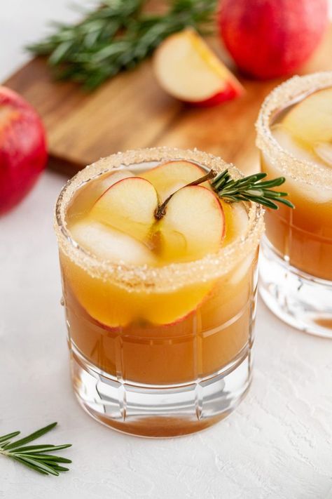 Harvest Apple Ginger Smash Cocktail Recipe -- A delicious, refreshing cocktail made with a homemade apple spice simple syrup, ginger liqueur, apple cider and a cinnamon-sugar rim. Perfect for fall happy hours and holiday parties! #chsugar @candhsugar #drinkrecipe #applecidercocktail Cinnamon Sugar Rim, Southern Buttermilk Biscuits, Limoncello Cocktails, Apple Cider Cocktail, Ginger Liqueur, Fall Cocktails Recipes, Cider Cocktails, Apple Spice, Refreshing Cocktail