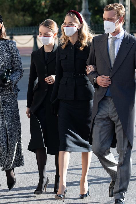 Beatrice Borromeo Style, Stylish Business Outfits, 60s Vintage Fashion, Andrea Casiraghi, Woman In Suit, Beatrice Borromeo, Estilo Real, Dark Academia Fashion, Business Outfits Women