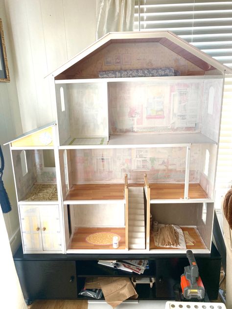 KidKraft Mansion Makeover Project: Part 1 – Brunbellebarbie Redo Barbie House, Barbie House Makeover Diy, Barbie House Furniture Diy, Large Dollhouse Makeover, Redo Doll House Ideas, Kidcraft Dollhouse Makeover Diy, Kid Kraft Dollhouse Makeover, Kid Craft Dollhouse Makeover, Diy Dollhouse Makeover