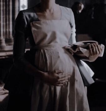 Fantasy Pregnant Aesthetic, Pregnant Royal Aesthetic, Argon Targaryen, Medieval Family Aesthetic, Pregnant Princess Aesthetic, Royal Pregnancy Aesthetic, Medieval Aesthetic, Medieval Woman, Pretty Pregnant