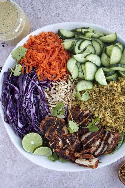 Made with all the taste and texture of your favorite SweetGreen salad, this copycat recipe is half the price and so easy to make! Sweetgreen Crispy Rice, Crispy Rice Bowl, Spicy Cashew Dressing, Crispy Rice Salad, Salad Copycat, Restaurant Salad, Cashew Dressing, Bowls Recipes, Crispy Quinoa