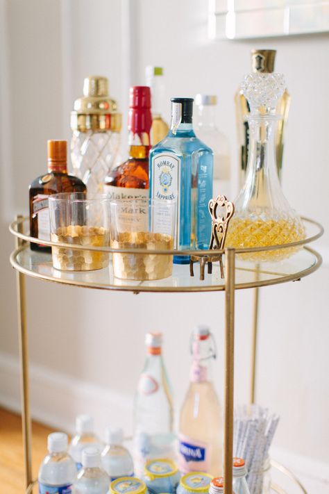 bar cart Gold Bar Cart Target, Round Bar Cart, Bar Deco, Bandeja Bar, Gold Bar Cart, Outside Bars, Chicago Apartment, Bar Tray, Bar Cart Styling