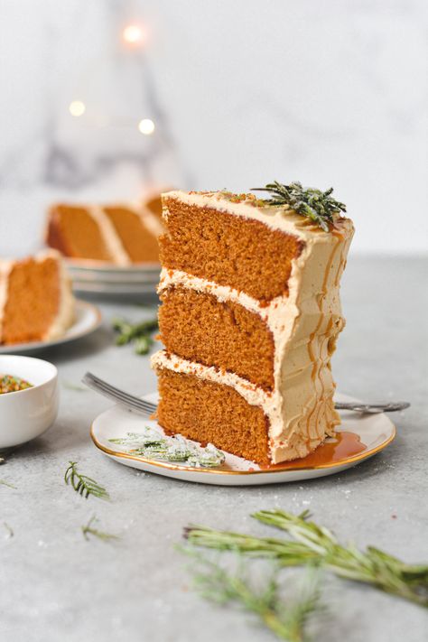 Gingerbread Cake with Salted Caramel Frosting - bethcakes Small Batch Pancakes, Christmas Dessert Board, Gingerbread Caramel, Cakes 2023, Cake Base Recipe, Salted Caramel Frosting, Cake With Caramel, Country Food, Coconut Cake Recipe