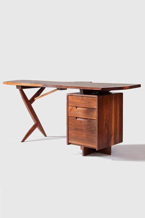 Conoid Desk — George Nakashima Woodworkers Japanese Bedroom Ideas, George Nakashima Furniture, Nakashima Furniture, Wood Slab Dining Table, Japanese Desk, Furniture Design Inspiration, George Nakashima, Cross Legged, Wood Furniture Design