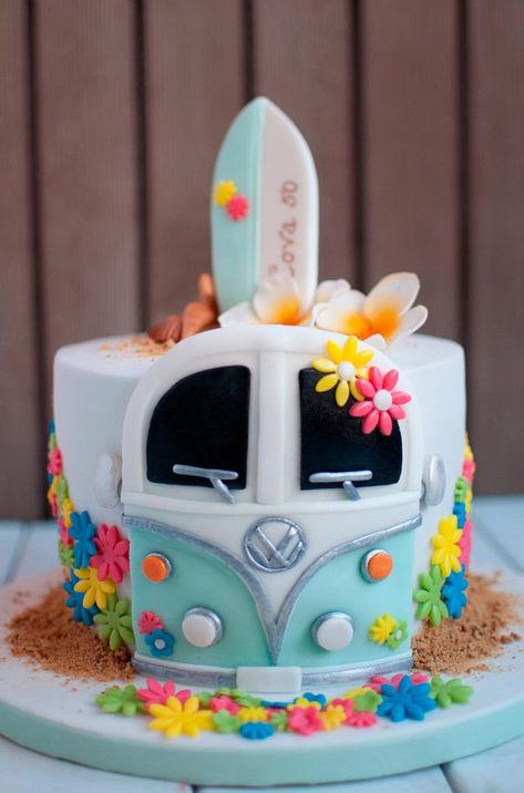 Hippie Cake, Summer Birthday Cake, Surf Cake, Fest Temaer, Beach Cakes, Hawaiian Birthday, Creative Birthday Cakes, Burton Snowboards, Pretty Birthday Cakes