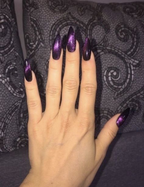 Chrome With Color Nails, Witchy Nails Simple Purple, Rockstar Nail Designs, Purple Cateye Nail, Dark Purple And Gold Nails, Purple Goth Nails, Black Purple Nails, Dark Purple Nail Designs, Purple Cat Eye Nails