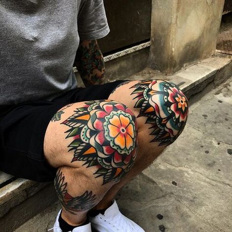 Knee Cap Tattoos Women, Rob Tattoo, Traditional Tattoo Knee, Mgk Tattoos, Knee Cap Tattoo, Tattoo 2022, Cap Tattoo, Knee Tattoos, Traditional Tattoo Inspiration