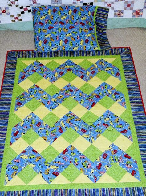 80 Inspiring Boy Baby Quilts Ideas Duck Quilt, Baby Boy Quilt Patterns, Colchas Quilting, Boys Quilt Patterns, Diy Baby Blanket, Baby Quilt Patterns, Childrens Quilts, Baby Boy Quilts, Easy Quilt Patterns