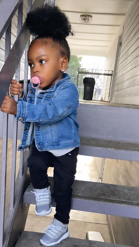 Cute Black Toddlers, Baby Girl Outfits Black Babies, Black Baby Outfits, Black Baby Girl Outfits, Toddler Boy Fashion Swag, Black Toddler Girl, Kids Outfits Daughters, American Girl Doll Hairstyles, Mommy And Baby Pictures