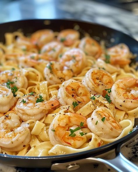 Whenever I don't know what to make at night, this is my go-to! Best Frozen Dinners, Recipes For Shrimp And Pasta, Easy Shrimp Meals For Dinner, Shrimp Scallop Recipes, What To Make With Shrimp, What Goes With Shrimp, Rice And Shrimp Recipes, Easy Shrimp Dinner Recipes, Shrimp And Noodles