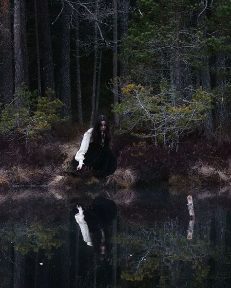 Dark Naturalism, Fantasy Romance Books, Self Portrait Photography, Gothic Vintage, Dark Cottagecore, Season Of The Witch, What Do You See, Fantasy Romance, Folk Tales