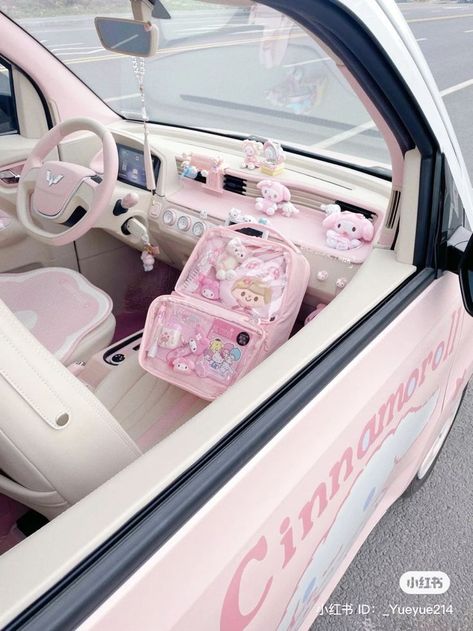 Lauryn Bosstick, Pink Car Interior, Kawaii Car, Pink Car Accessories, Hello Kitty Car, Girly Car Accessories, Inside Car, Car Deco, Cool Car Accessories