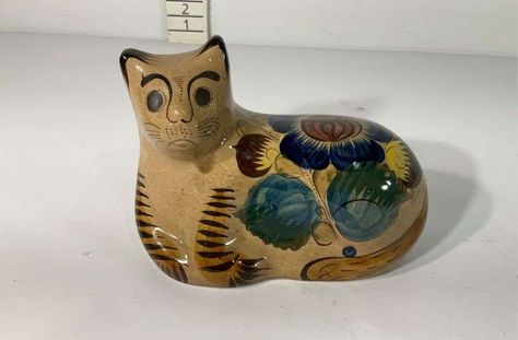 October 23 2023 Online - Hash Auctions Folk Art Cat, Pottery Cat, Hand Painted Cat, Painted Pottery, Hand Painted Pottery, Primitive Folk Art, Cat Statue, Mexican Pottery, Kitty Kitty