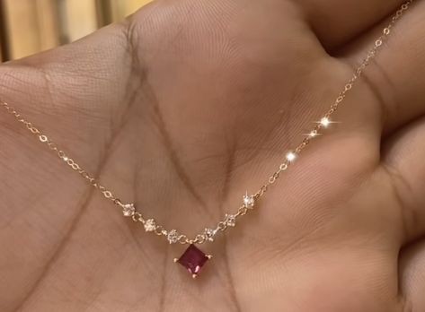 Decent Jewellery, Simple Diamond Necklace Indian, Delicate Wedding Necklace, Pure Gold Jewellery, Choker Necklace Designs, Fancy Jewelry Necklace, Gold Bridal Jewellery Sets, Gold Necklace Simple, Pearl Necklace Designs