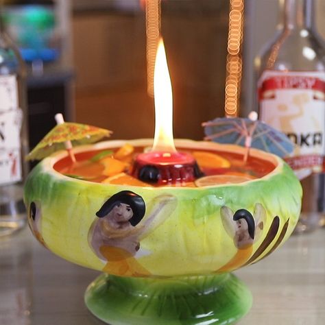 Scorpion Bowl Recipe, Jamaican Rum Punch, Flaming Drinks, Vodka Sangria, Unique Alcoholic Drinks, Scorpion Bowl, Fireball Drinks, Soda Float, Bbq Drinks