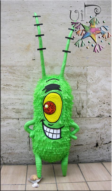 Plankton Pinata Spongebob Birthday Party Decorations, Spongebob Stuff, Anna Birthday Party, How To Make Pinata, Star Pinata, Ranch Ideas, Spongebob Birthday Party, Mache Art, Spongebob Party