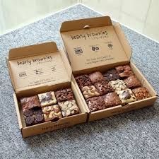 Related Image #cookies #cookies #packaging #cookiepackaging Related 939 Pizza Brownie, Brownie Packaging, Bakery Packaging Design, Sandwich Packaging, Bake Sale Packaging, Baking Packaging, Packaging Food, Dessert Packaging, Box Brownies