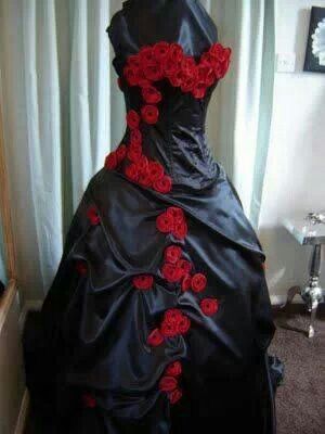 Black with red roses Gothic Bridesmaids, Halloween Wedding Dresses, Gothic Prom Dress, Gothic Wedding Dresses, Halloween Wedding Ideas, Black Wedding Dress, Gothic Wedding Dress, Goth Wedding, Red Wedding Dresses