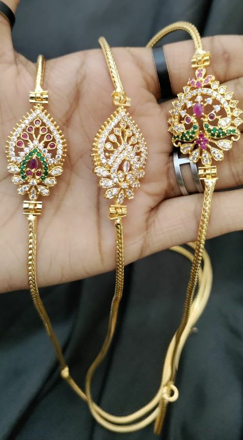 Mugappu Chain, Gold Bangles Indian, Shiva Tattoo Design, Neck Pieces Jewelry, Latest Blouse Designs Pattern, Shiva Tattoo, Bangles Indian, Designer Blouse Patterns, Gold Jewellery Design Necklaces