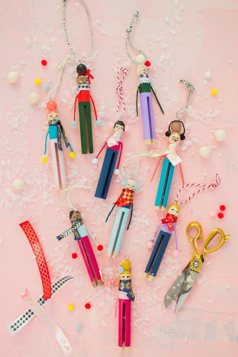 25 DIY Christmas Ornaments - The Crafted Life Clothespin People, Retro Christmas Decorations, Clothespin Dolls, Clothes Pin Crafts, Christmas Ornaments Homemade, Holiday Diy, Peg Dolls, Decoration Christmas, Kid Crafts