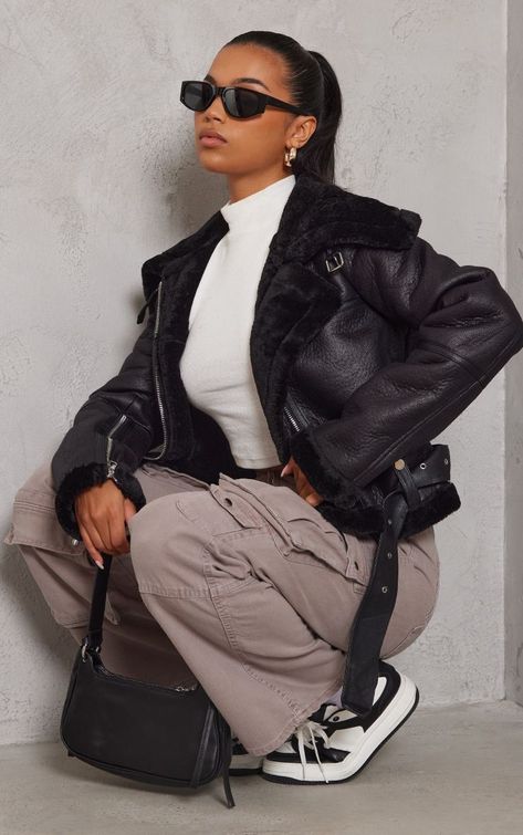 Cropped Aviator Jacket, Cropped Aviator Jacket Outfit, Black Aviator Jacket Outfit, Style Inspiration Black Women, New York Fashion Winter, Jackets For Women Fall, Aviator Jacket Outfit, Black Aviator Jacket, Milan Trip