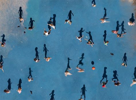 katrin-korfmann-11 Ariel Images, Optical Illusions Art, Shadow Photos, Illusion Art, Aerial Photo, Birds Eye View, Aerial Photography, Birds Eye, Many People