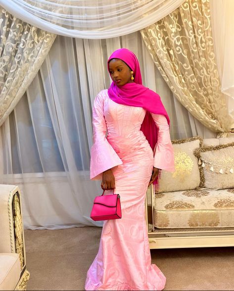 Pink Bazin Styles, West African Eid Outfit Bazin, Eid Bazin Outfits, Pink Bazin, Eid Bazin, Bazin Styles For Women, Bazin Designs, Asoebi Lace Styles Classy, Senegal Dress