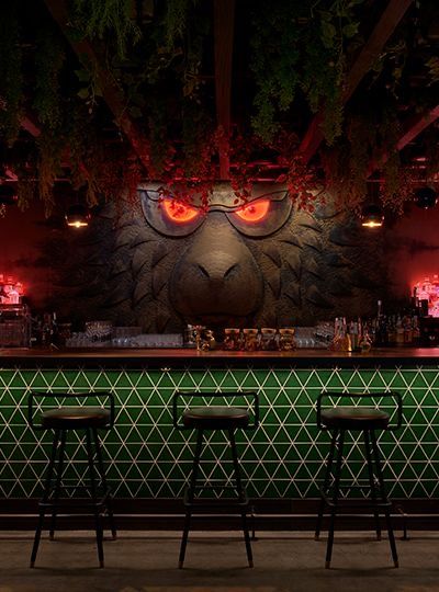 To Go Restaurant Design, Gastropub Interior Design, Bar Walls Ideas, Bar Wall Design Restaurant, Bar Themes Ideas, Bar Design Restaurant Creative, Funky Bar Design, Cool Bars Designs, Bar Design Restaurant Lounge