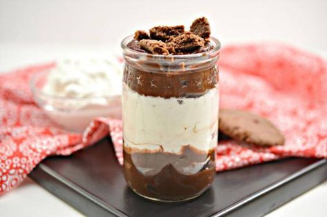 Keto Oreo Pudding In A Jar Oreo Cookie Pudding, Pudding In A Jar, Cookie Pudding, Mason Jar Desserts Recipes, Keto Pudding, Chocolate Chia Seed Pudding, Oreo Pudding, Mason Jar Desserts, Easy Chocolate Desserts