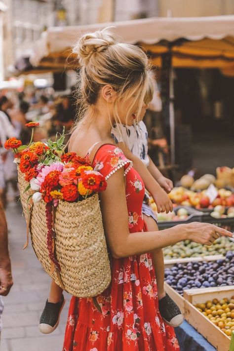 Amber Fillerup Clark, Barefoot Blonde, Amber Fillerup, Skirt Maxi, Brunette Girl, Farmer's Market, Sweet Style, Open Air, Style Outfits