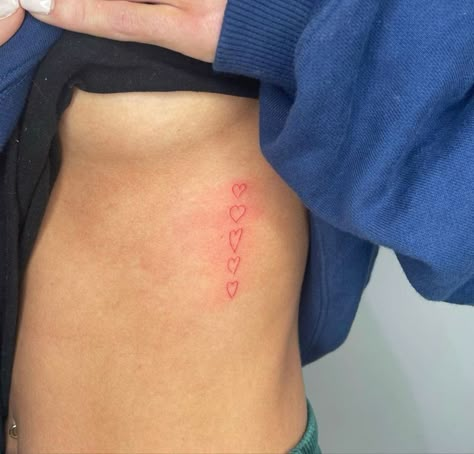 Family Heart Tattoos, Simple Line Tattoo, Love Heart Tattoo, Tattoo Samples, Red Heart Tattoos, Rib Tattoos For Women, Tiny Heart Tattoos, Cute Simple Tattoos, Me Tattoo