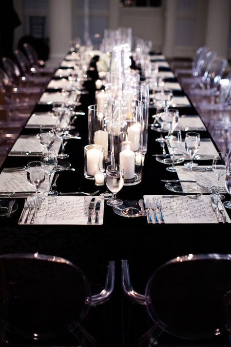 I've always had a heart for the classics. But this Charleston soiree is classic with an intimate, style-driven twist. With just 40 special guests to share in the magic, Katherine Miller Events designed a cozy Southern dinner party wedding like you've never, ever seen. Andrew Black Silver Wedding, Wedding Placemats, Posh Wedding, Black And White Wedding Theme, Black White Parties, Black Elegance, Table Dressing, Tafel Decor, White Wedding Theme