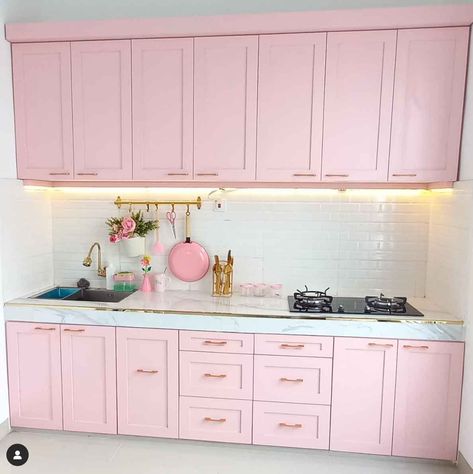 Pink Gold And White Kitchen, Pink Kitchen Makeover, Pink Glam Kitchen, Pink Fridge Kitchen, Pink Kitchens Modern, Pink Themed Kitchen, Pink Cabinets Kitchen, Pink Aesthetic Kitchen, Small Pink Kitchen