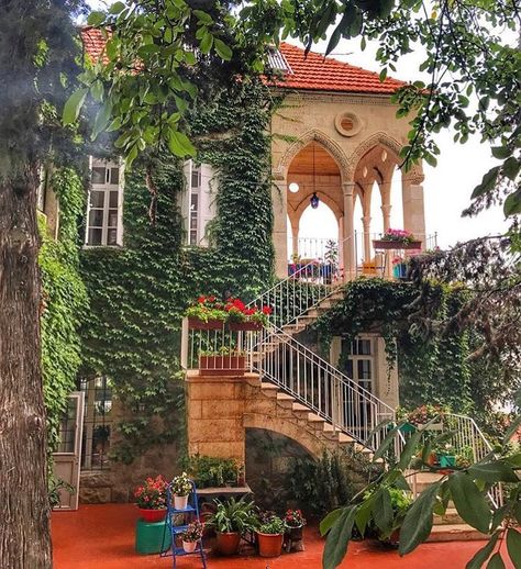 Good morning friends 👋🏻👋🏻 #LEBANONHOUSES Douma Photo by @claudeghannam Persian Architecture, Traditional Houses, Boho House, Morning Friends, Good Morning Friends, Traditional Architecture, Village Houses, Ancient Architecture, House Goals