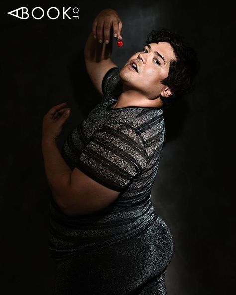 Harvey Guillén on Instagram: “Happy Hall🎃ween from Pugsley Addams 🍒 @abookof Photo + Interview: IRVIN RIVERA @graphicsmetropolis Styling: ANDREW PHILIP NGUYEN…” Harvey Guillen, Human Photography, Hubba Bubba, Drawing Poses, Photo Reference, Body Positivity, Pose Reference, Character Inspiration, Pretty People